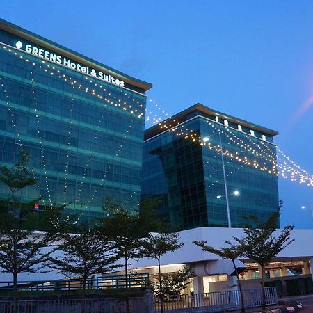 Greens Hotel&Suites Bintulu Buitenkant foto
