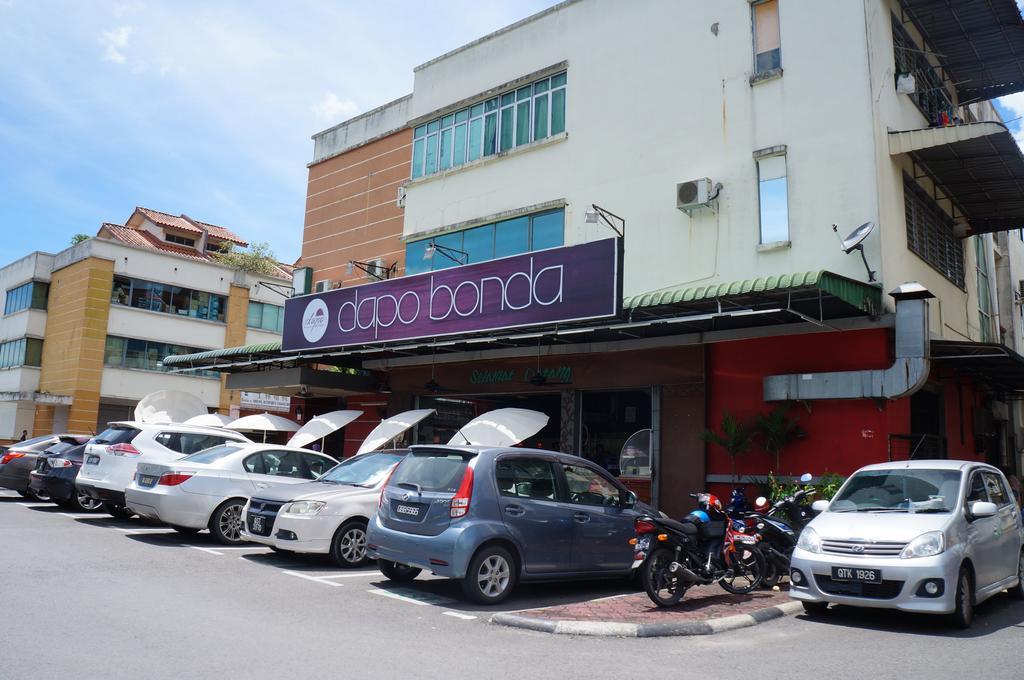 Greens Hotel&Suites Bintulu Buitenkant foto