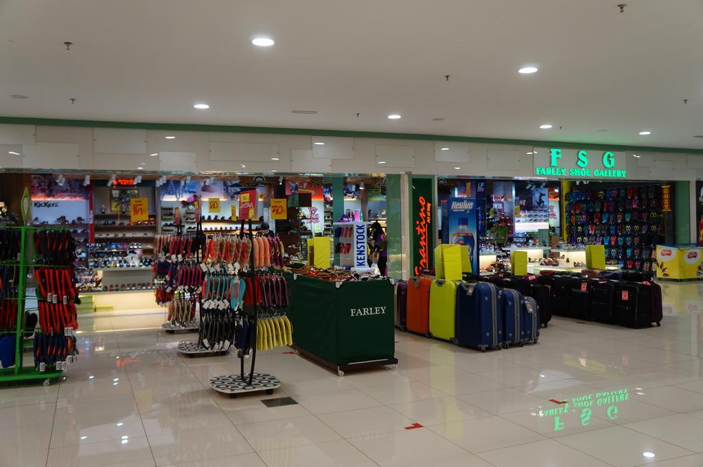 Greens Hotel&Suites Bintulu Buitenkant foto