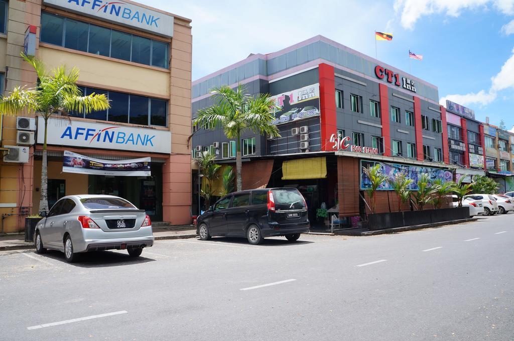 Greens Hotel&Suites Bintulu Buitenkant foto