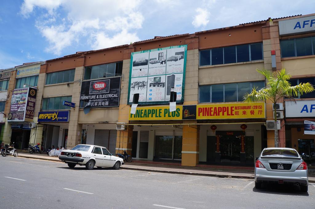 Greens Hotel&Suites Bintulu Buitenkant foto