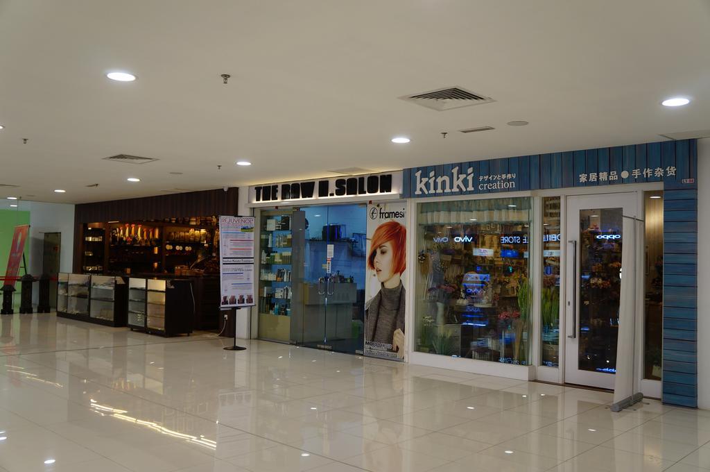 Greens Hotel&Suites Bintulu Buitenkant foto