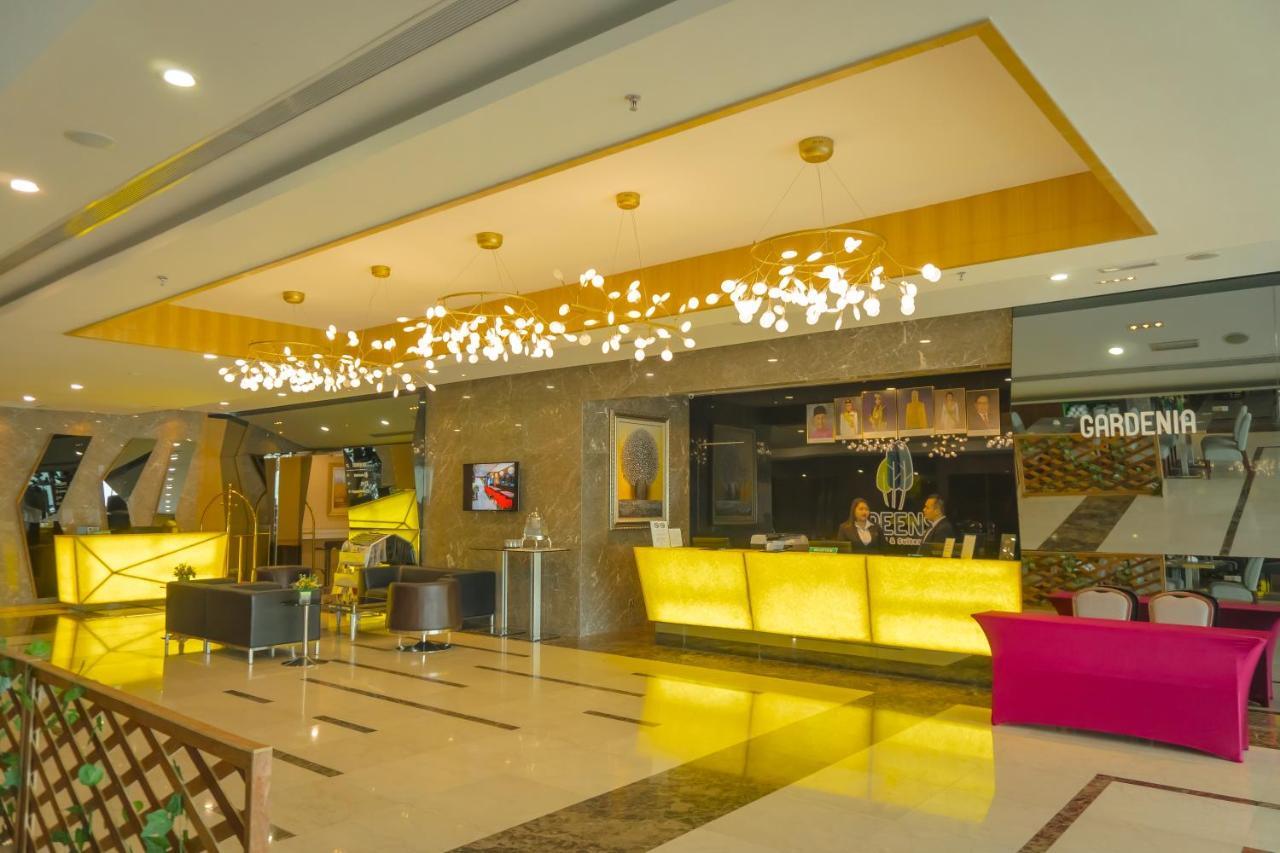 Greens Hotel&Suites Bintulu Buitenkant foto