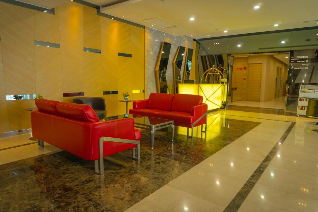 Greens Hotel&Suites Bintulu Buitenkant foto